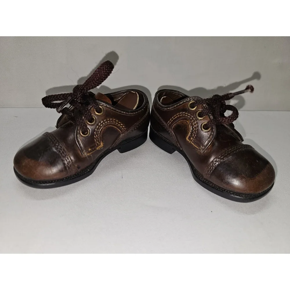 Vintage 1950s Toddler Leather Shoes Brown Lace Up Oxfords Hard Sole Cap Toe